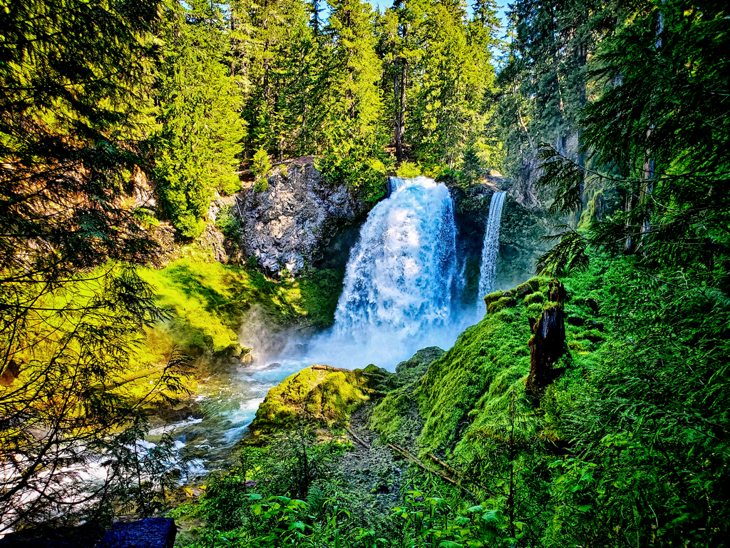 Sahalie Falls
